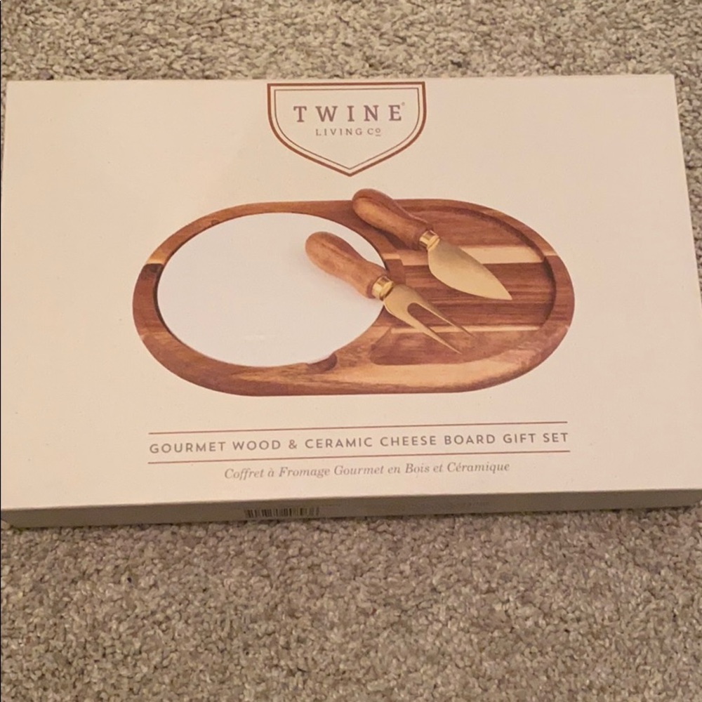 Brand New Gourmet Wood & Ceramic Cheese Board